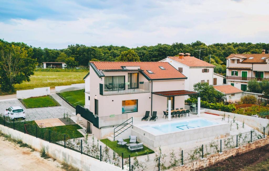 Beautiful Casa Vitale With Pool In Tinjan Villa *